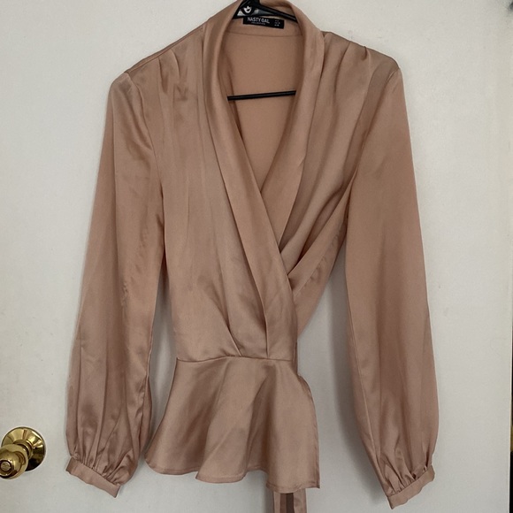 Nude/champagne Satin top, size 6 - Picture 8 of 11